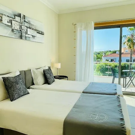 Branca By Check-in Portugal * אלבופיירה